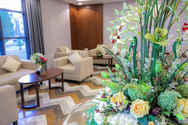 Laten Suites Al Salim Plaza