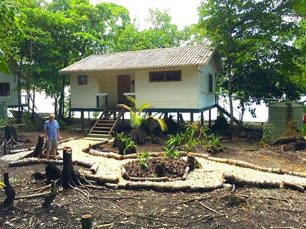 Evis Resort at Nggatirana Island