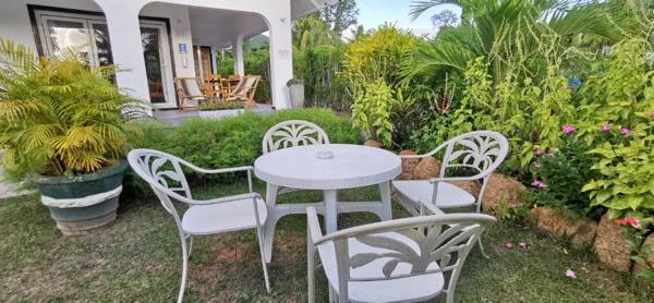 CHEZ MARVA Grande Villa Corossol 3 à 12 personnes