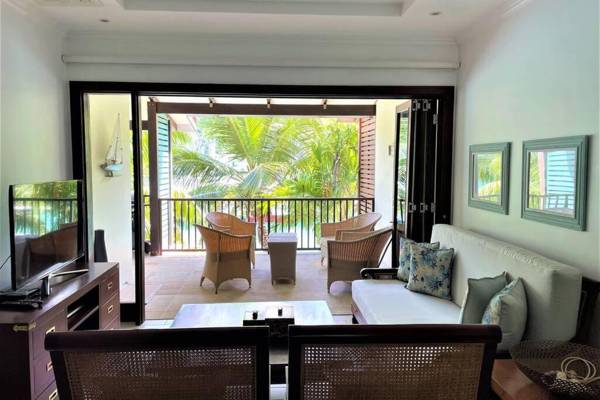 Hibiscus Suite by Simply-Seychelles