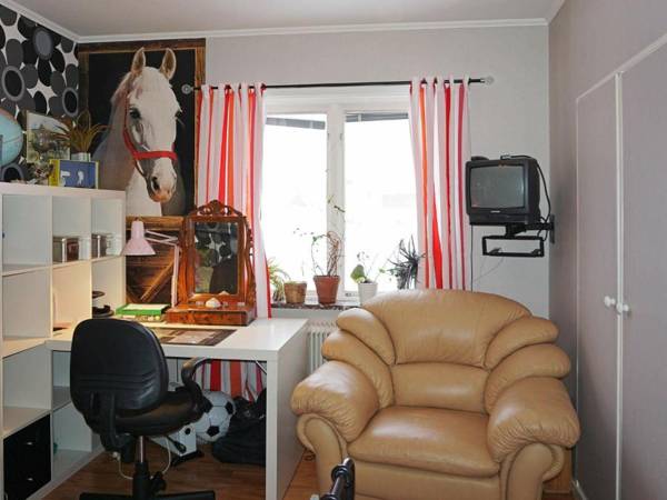 Workspace - 6 person holiday home in VARA