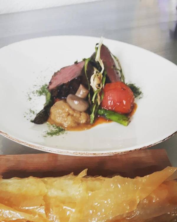 Vita Stenen Rum och Restaurang