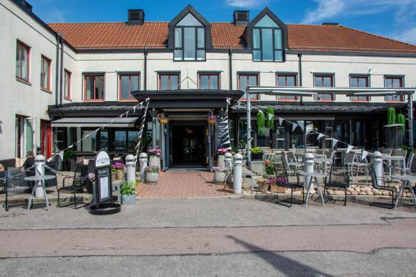 Dockyard Hotel