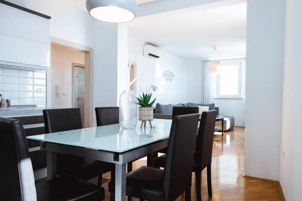 Apartments Port House