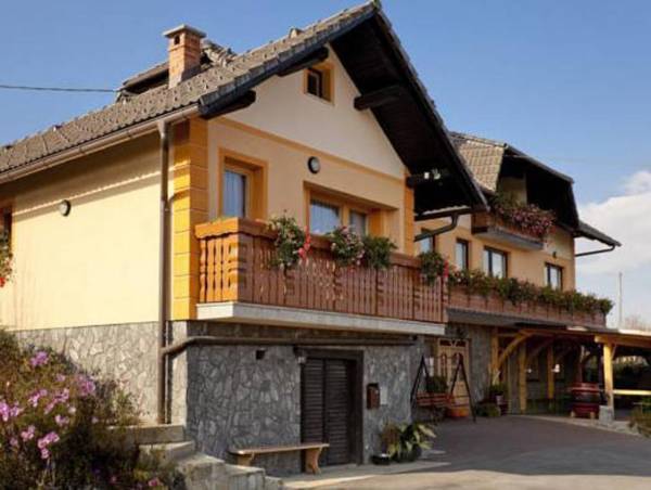 Tourist Farm Skrbina