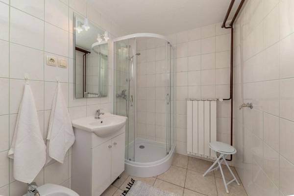 Pool House Mržek Dog & Child Friendly