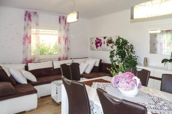 Villa Cujez With Sauna And Pool