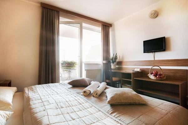 Restavracija in prenočišča ČARDA