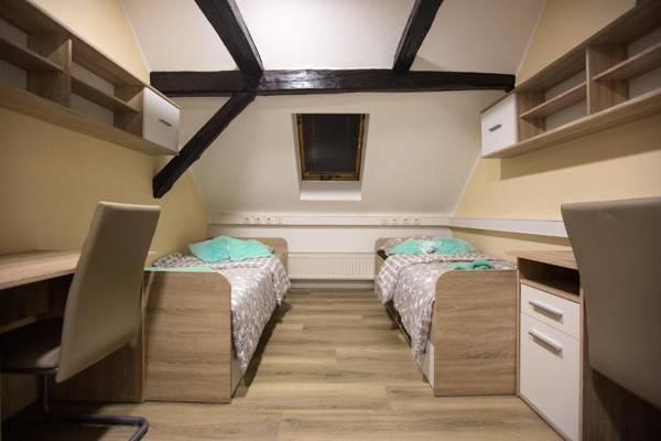 MINIDORM ROOMS IN HEART OF CITY CENTER