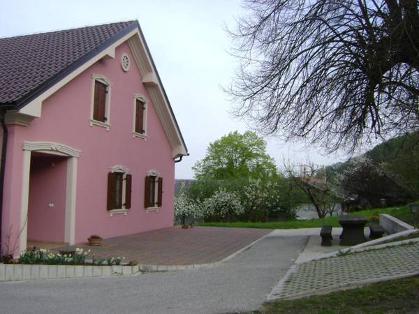 Merkež Guest House