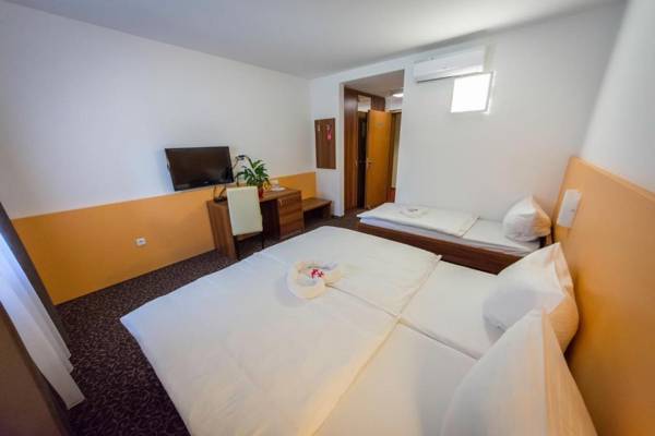 Domačija Vodnik & Apartments