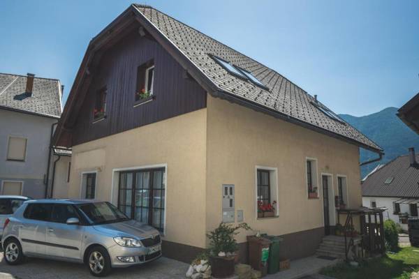 Apartment Amak with free onsite parking