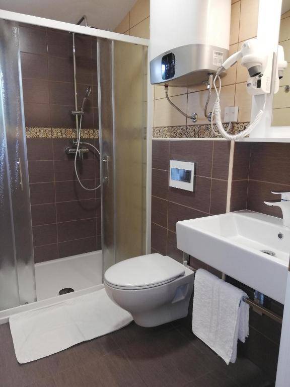 GOSTILNA S PRENOČIŠČI PAV