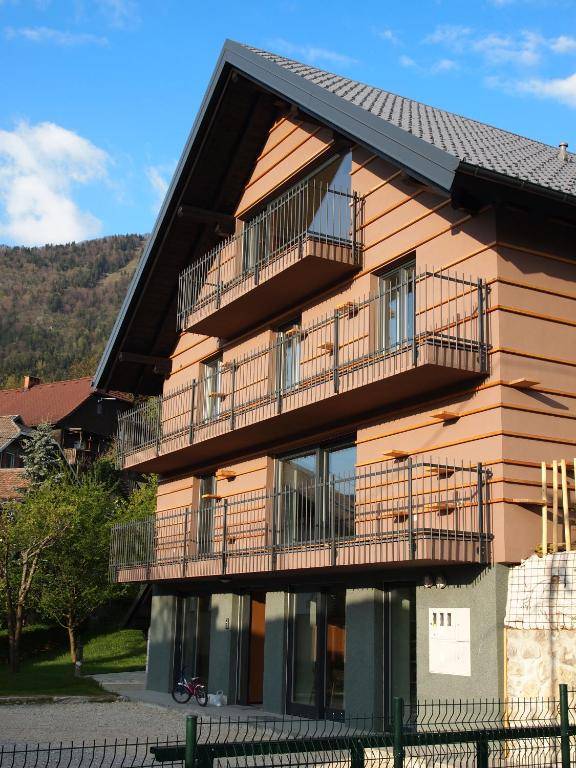 Bed & Breakfast Base Camp