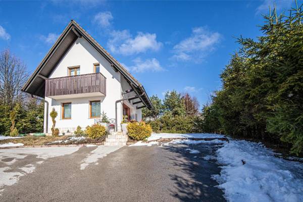Sunny Weekend Sauna House