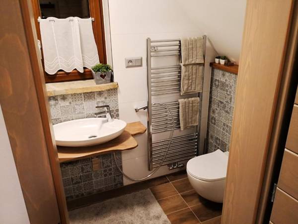 Chalúpka Jánošikove diery