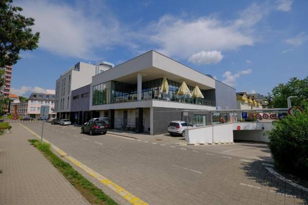 Business Hotel Astrum Laus