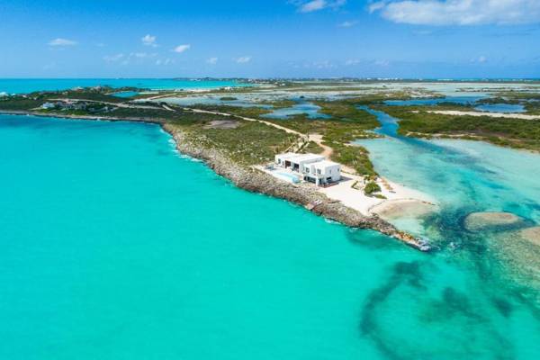 Luxury Oceanfront Villa Delivers Mind Blowing Views Direct Access To The Ocean