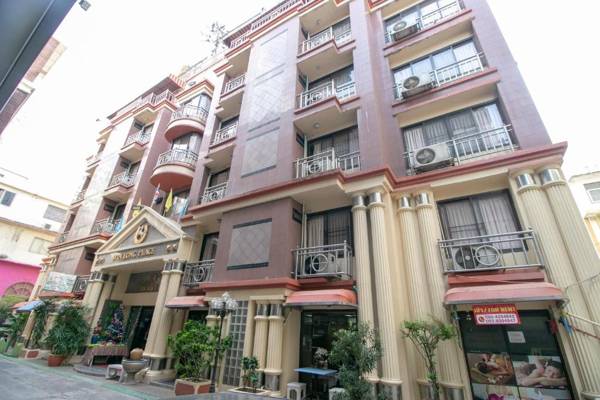 Vaccinated Staff - OYO 75385 Hotel Win Long