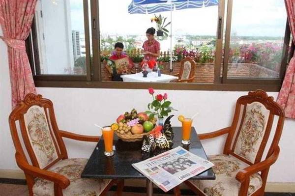 13 Coins Bang Yai Hotel