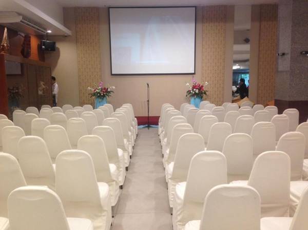 Summit Pavilion Hotel