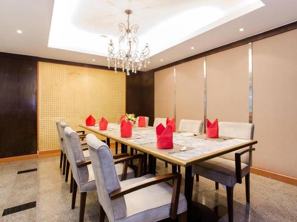 Bangkok Centre Hotel - SHA Extra Plus