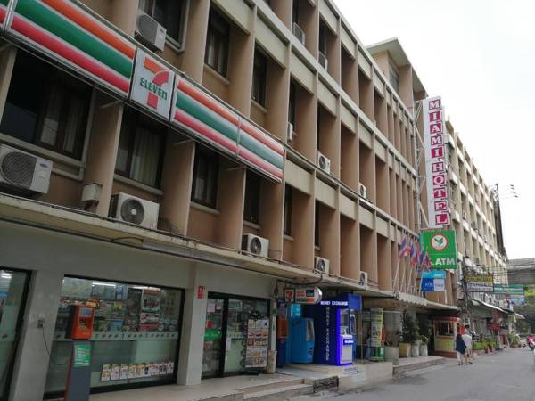 Miami Hotel Bangkok - SHA Plus