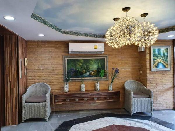 The Montana Lodge-Sathorn