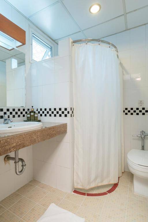 New Siam III Guest House