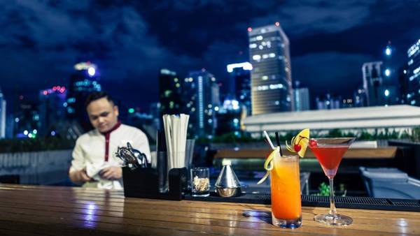 Mövenpick Hotel Sukhumvit 15 Bangkok - SHA Extra Plus Certified