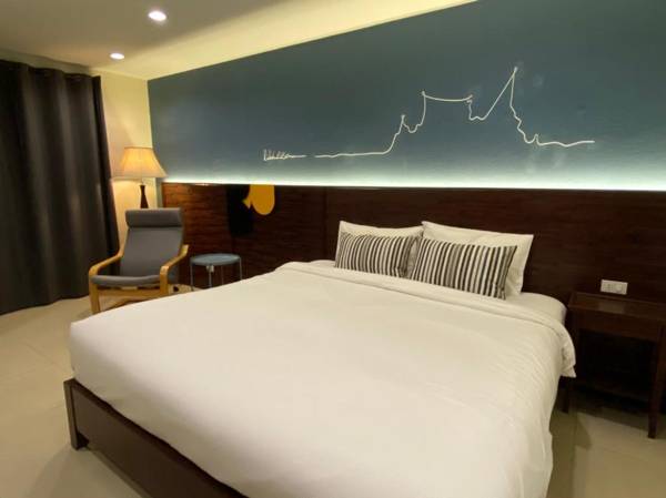 The Royal Bee Aparthotel