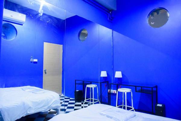 OYO 783 Brunch Marker Cafe & Hostels