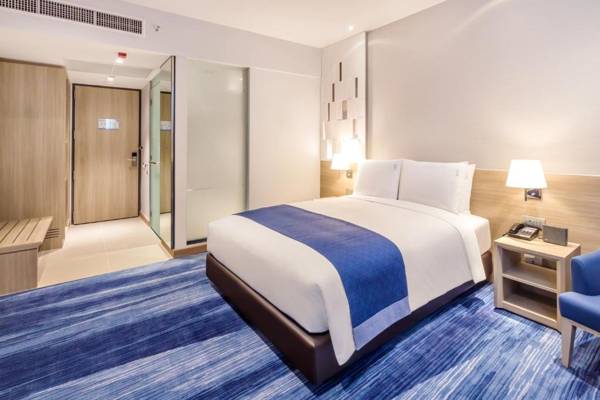 Holiday Inn Express Bangkok Soi Soonvijai an IHG Hotel