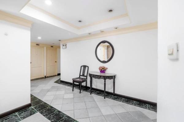 OYO 1042 Boon’s Residence (Sathorn)