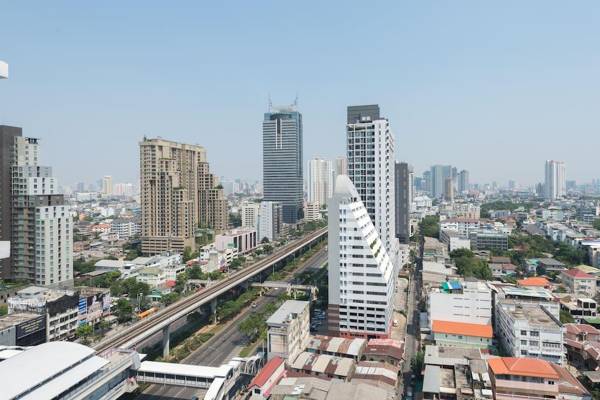 Luxury 1bedroom Step to BTS Wongwienyai