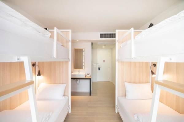 Vaccinated Staff - OYO 137 Kitzio House