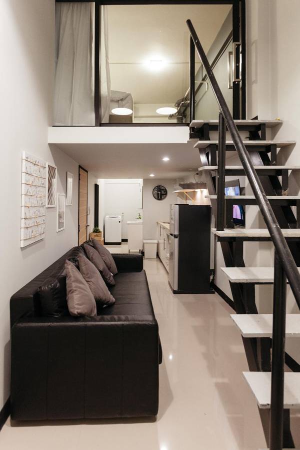 S1 Large Duplex Silom 3 Beds Full Kitchen WIFI