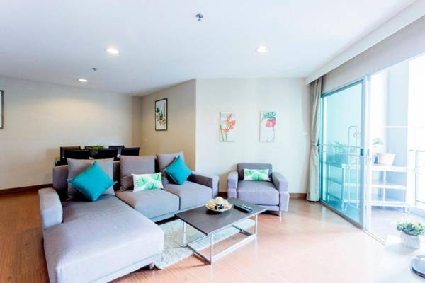 High-Rise Resort-like Condo in Central Bangkok中文服务