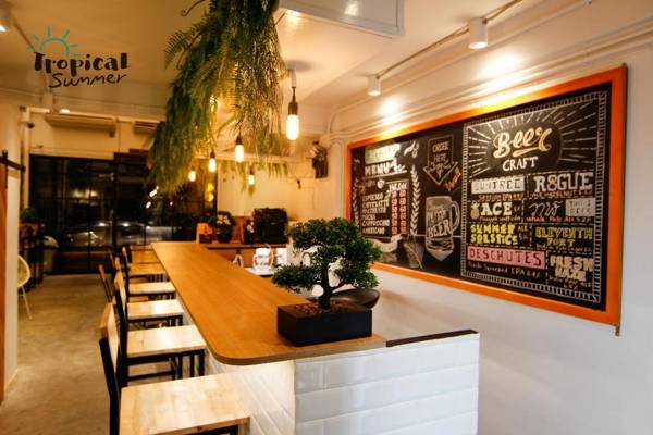 Tropical Summer Cafe & Hostel