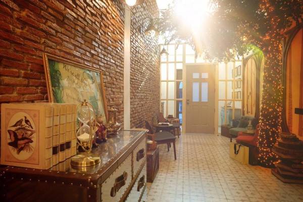 Hide and Seek Boutique Hometel