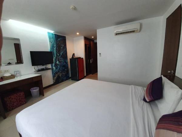 City Plaza Nana Hotel