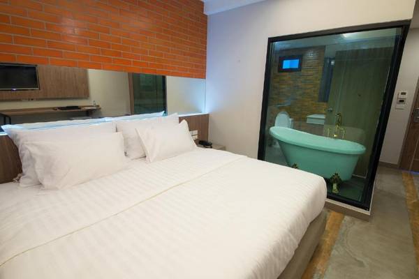 V20 Boutique Jacuzzi Hotel - SHA Extra Plus