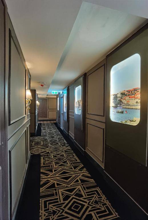 The Coach Hotel Sukhumvit 14 Bangkok by Compass Hospitality