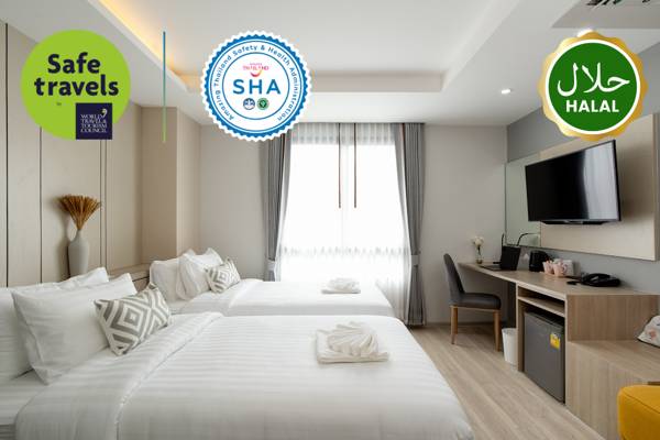 The Riski Hotel @ Bangphlat Station (SHA Certified)