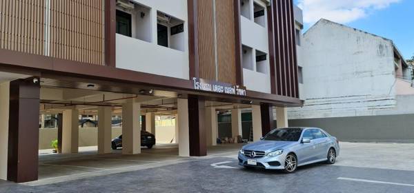 THE NEUF RATCHADA HOTEL (SHA Certified)