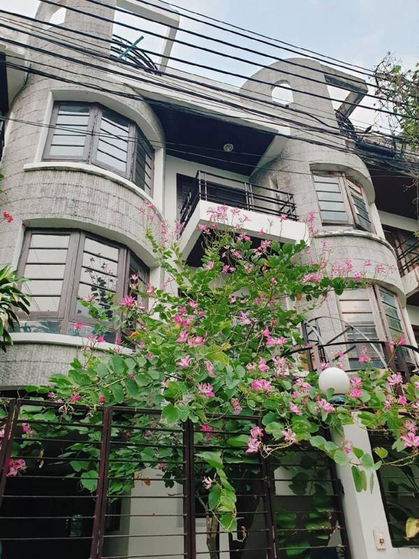 Kru Nat's Bed & Breakfast w/ Private Rooms & Gym