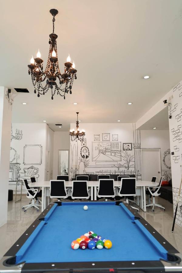 Workspace - Roomquest Sukhumvit 50