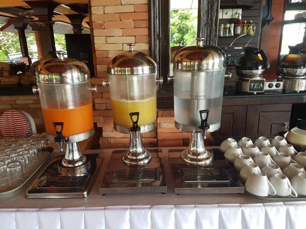 Sea Breeze Resort - SHA Plus