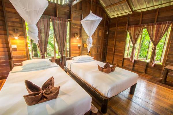 Khao Sok Riverside Cottages