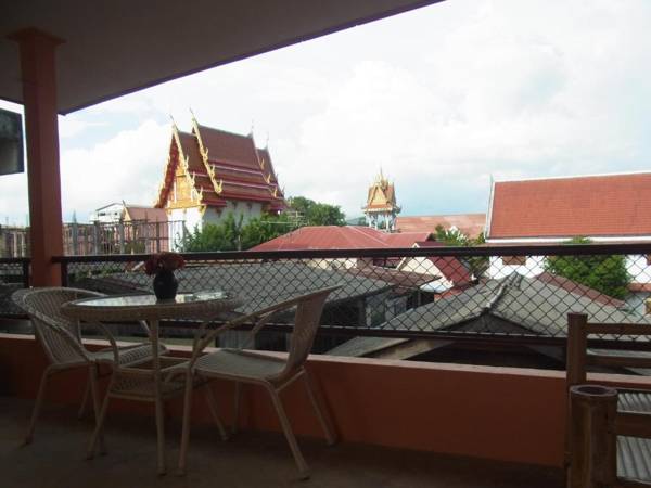 28 Rachabutr Hostel